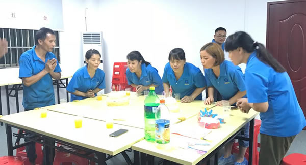 廣有五金合頁(yè)打造家文化,愛(ài)合頁(yè),愛(ài)員工,愛(ài)工作,愛(ài)公司