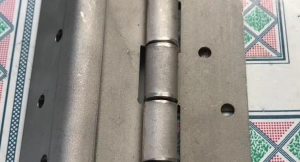 分享選擇不銹鋼合頁(yè)的優(yōu)點(diǎn),廣有五金專業(yè)生產(chǎn)不銹鋼合頁(yè)