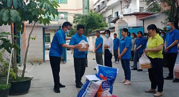 尊重勞動(dòng)，致敬勞動(dòng)者|廣有五金&東莞合頁(yè)?