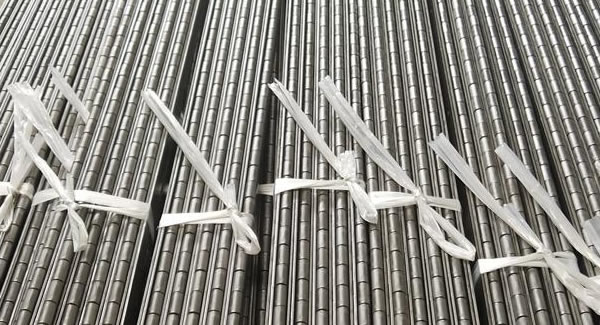 堅(jiān)固耐用還得靠長合頁|廣有五金&東莞合頁?